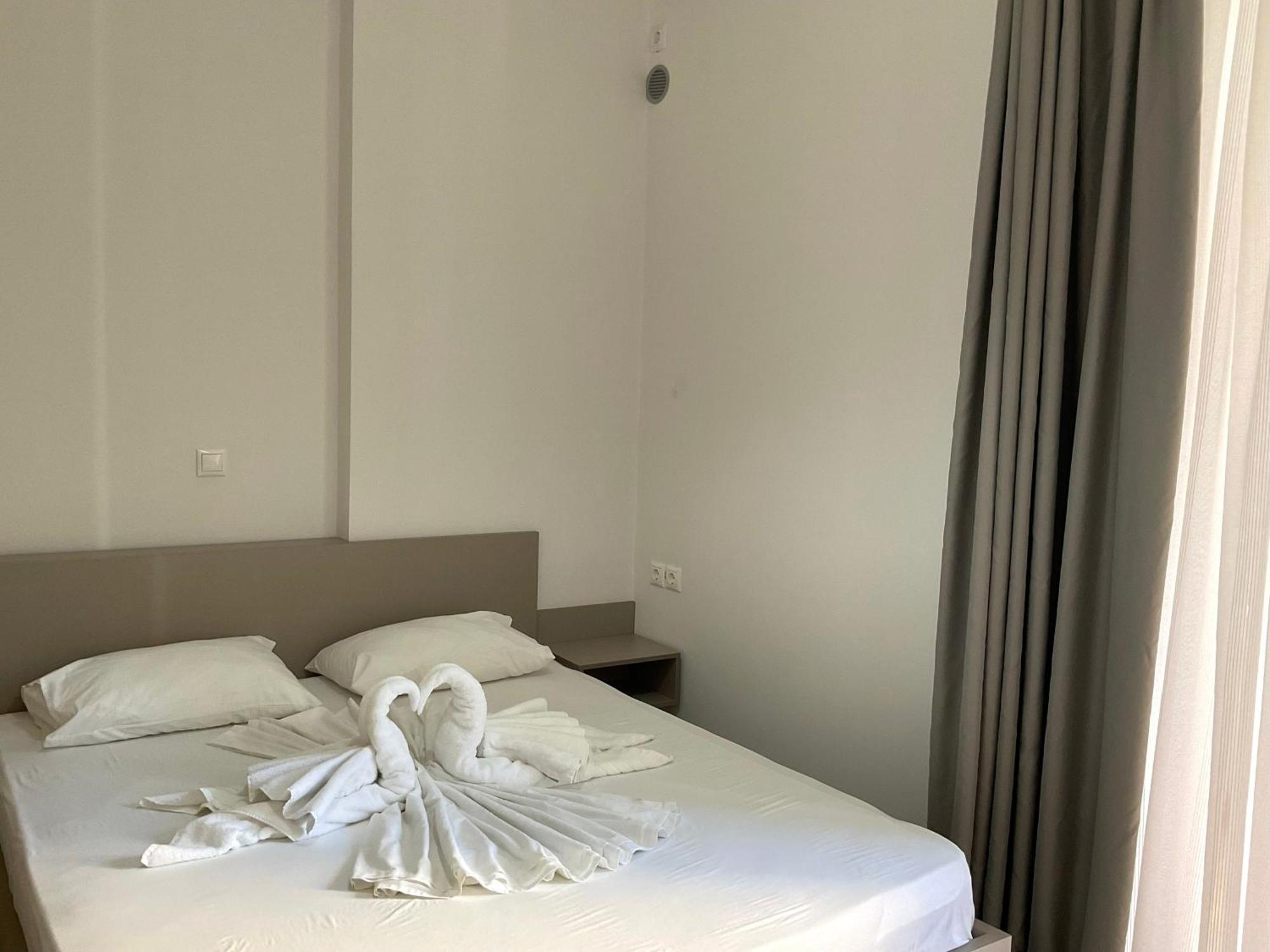 Mojito Beach Apartments With Free Parking Sarandë Zimmer foto
