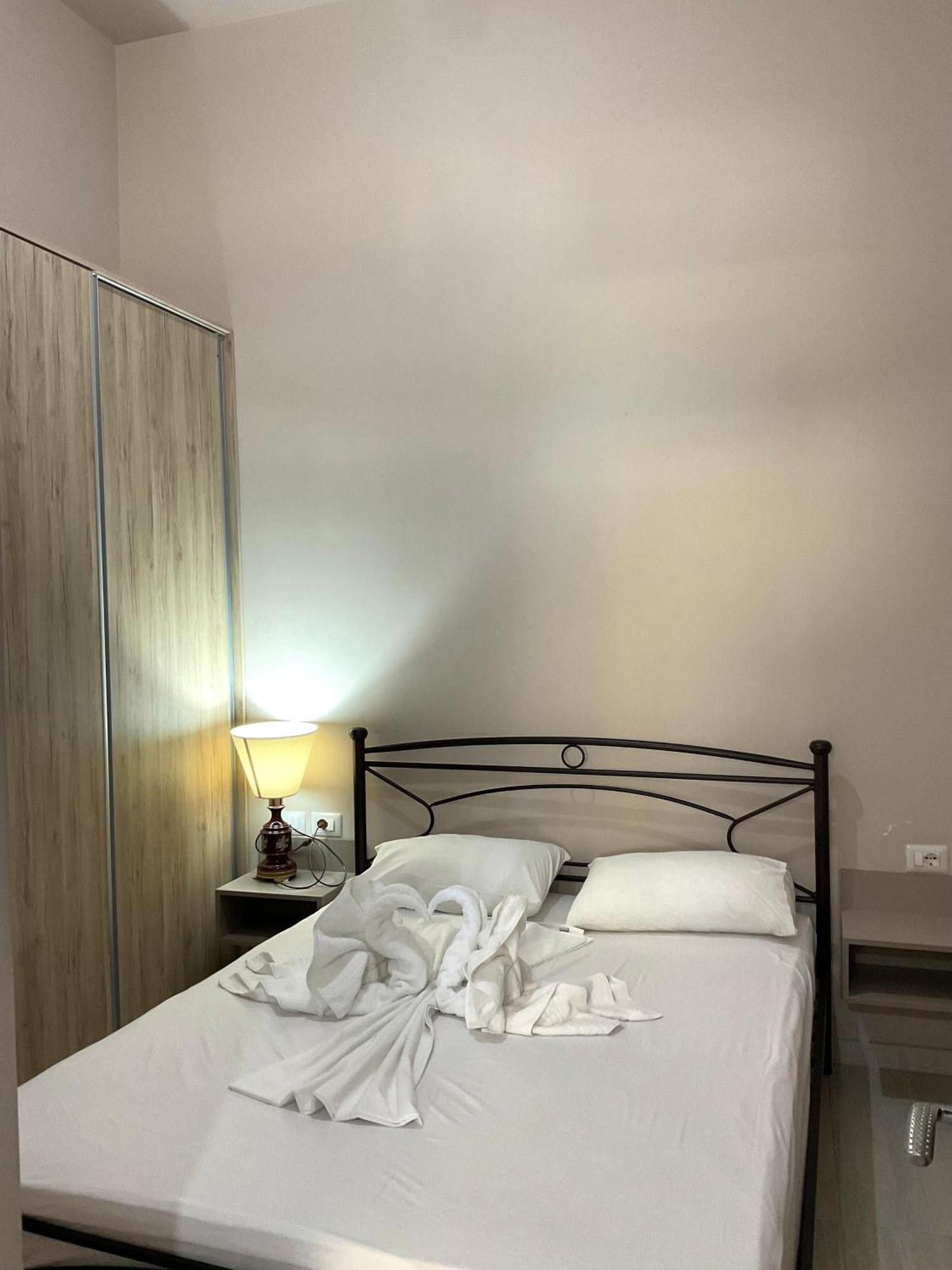 Mojito Beach Apartments With Free Parking Sarandë Zimmer foto