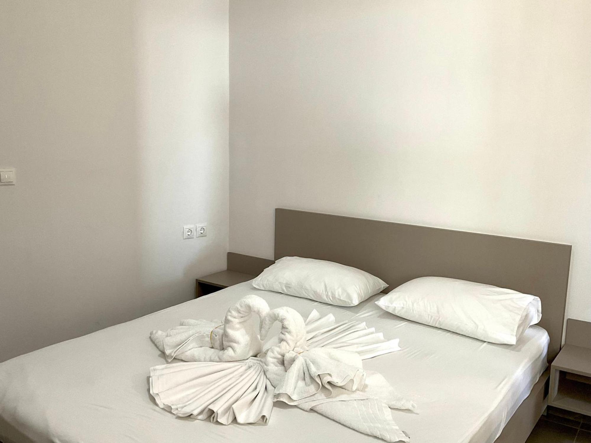 Mojito Beach Apartments With Free Parking Sarandë Zimmer foto